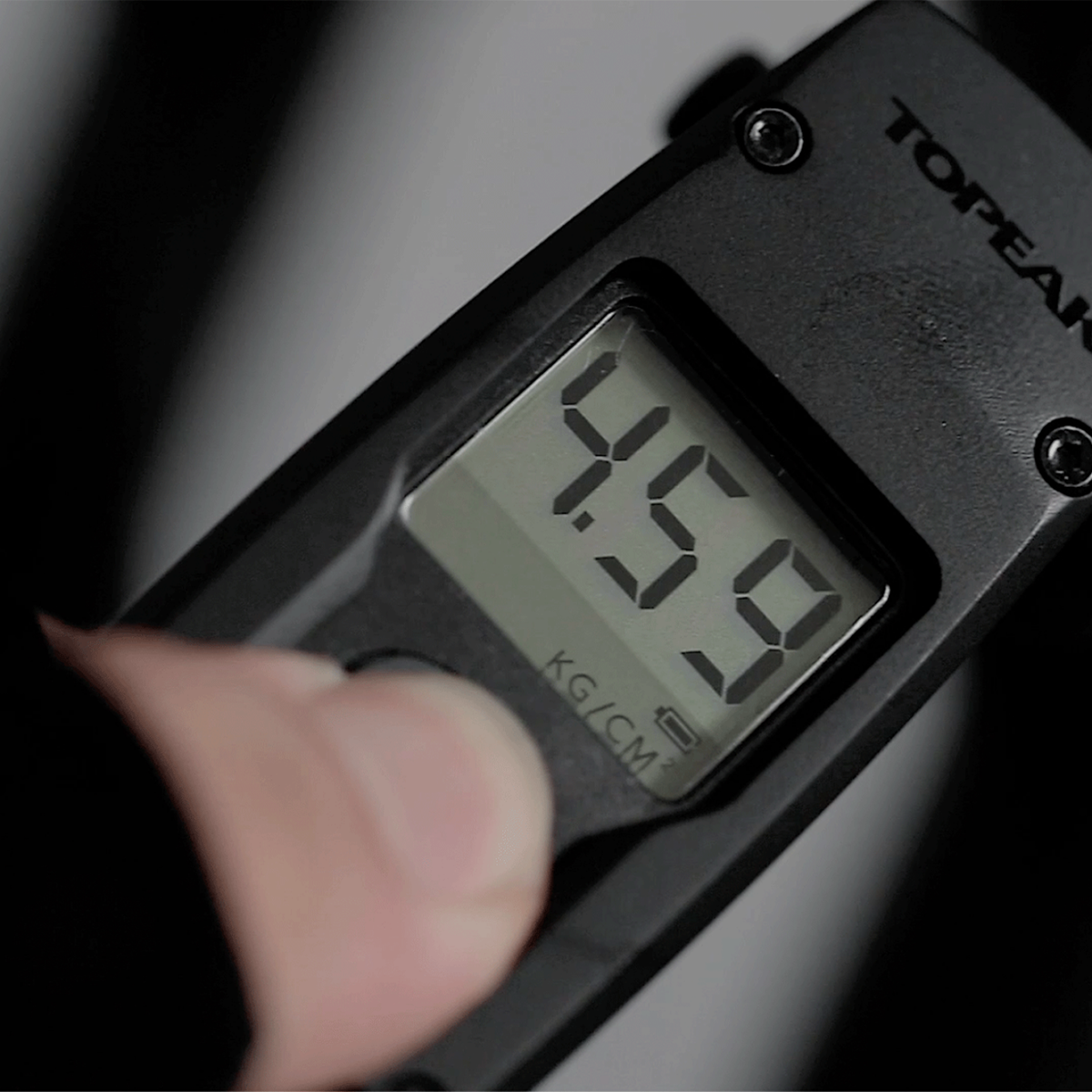 Pocketshock Digital Suspension Fork and Shock Pump