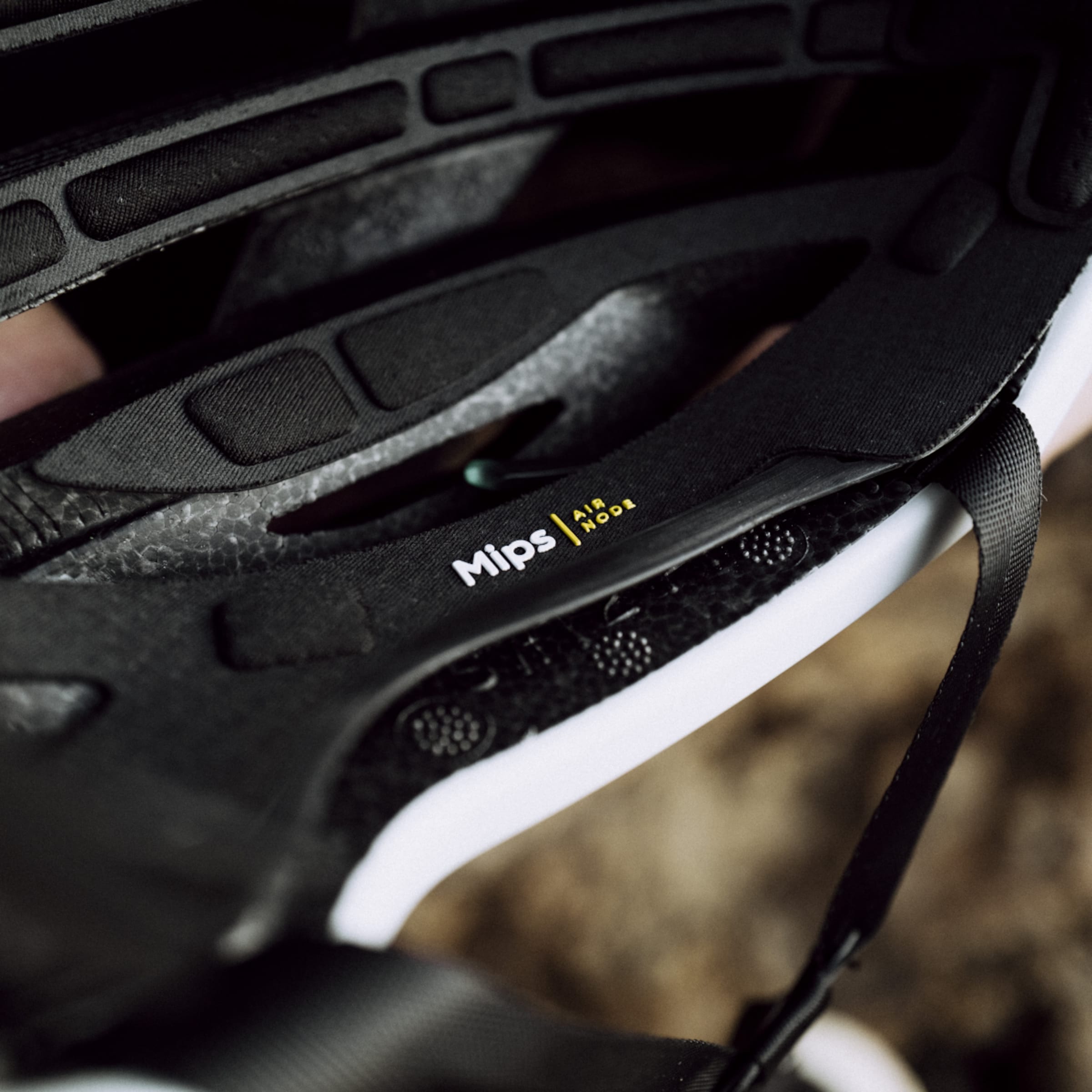 FLUXER MIPS fietshelm