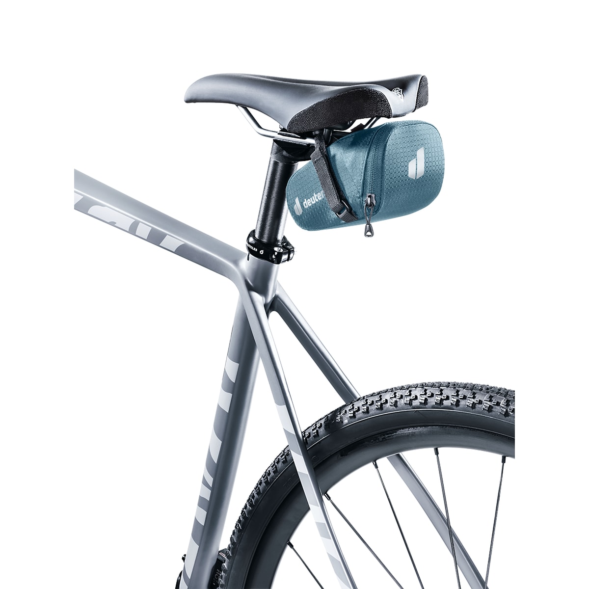 Artikel klicken und genauer betrachten! - Mit der deuter BIKE BAG 0 5 Satteltasche hast du Hausschlüssel oder Kleingeld schnell zur Hand  Die Fahrradtasche ist kinderleicht mittels Klett an den Sattelstreben zu befestigen und aus recyceltem Material hergestellt...   weitere Infos im ROSE Bikes Online-Shop! | im Online Shop kaufen