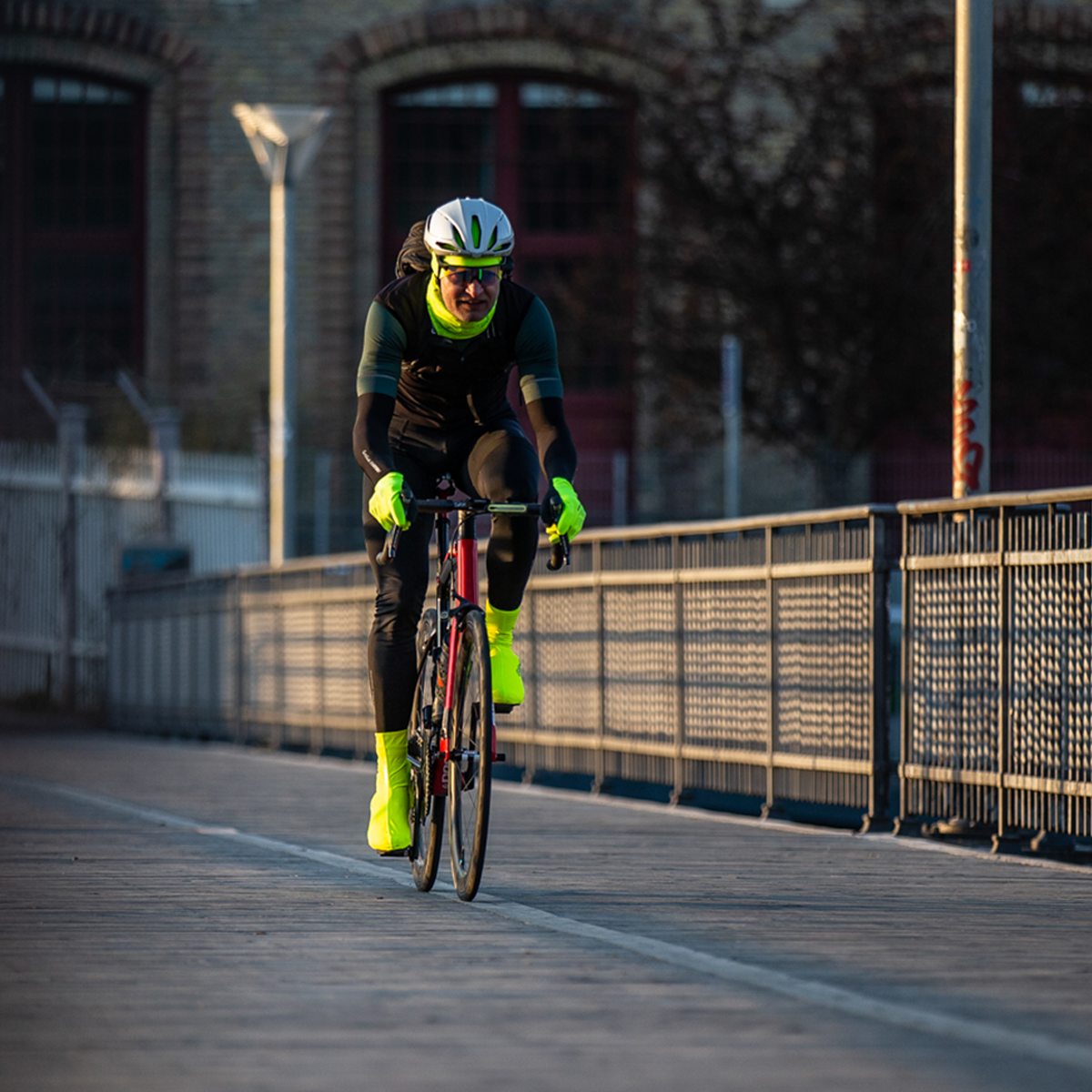 RIDE WATERPROOF HI-VIS SHOE COVER 01 Überschuhe