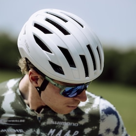 FLUXER MIPS fietshelm
