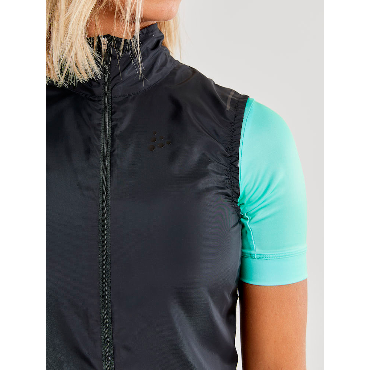 ESSENCE LIGHT WIND VEST W