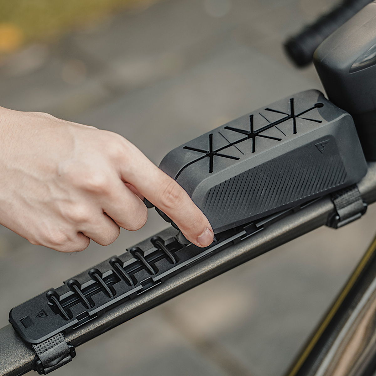 Fastfuel Tri-Station Top Tube Holding System for Gels/Snacks