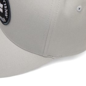 BADGE FLEXFIT HAT