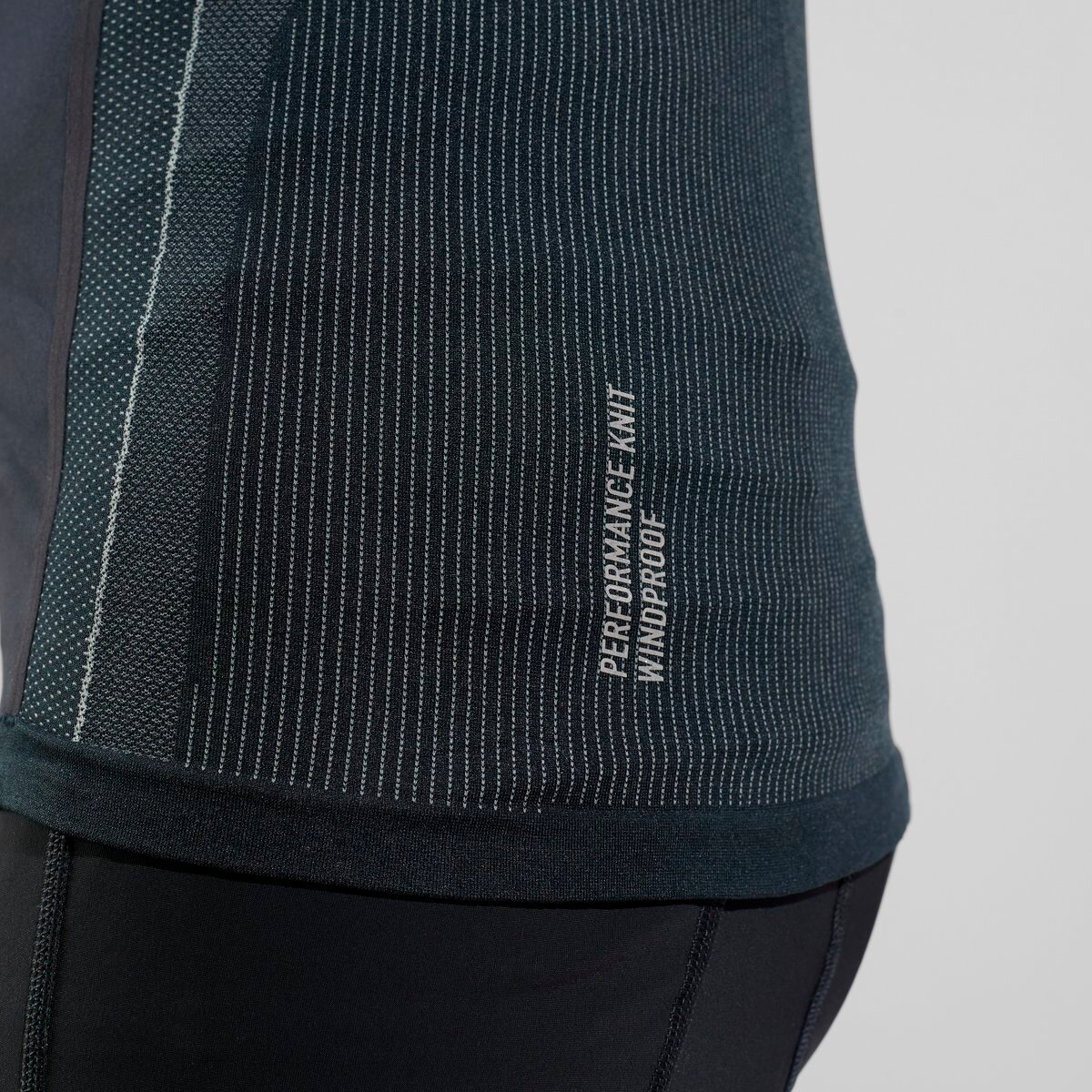 ZEROWEIGHT PK WINDPROOF WARM BL TOP Crew Neck L/S Langarm Unterhemd