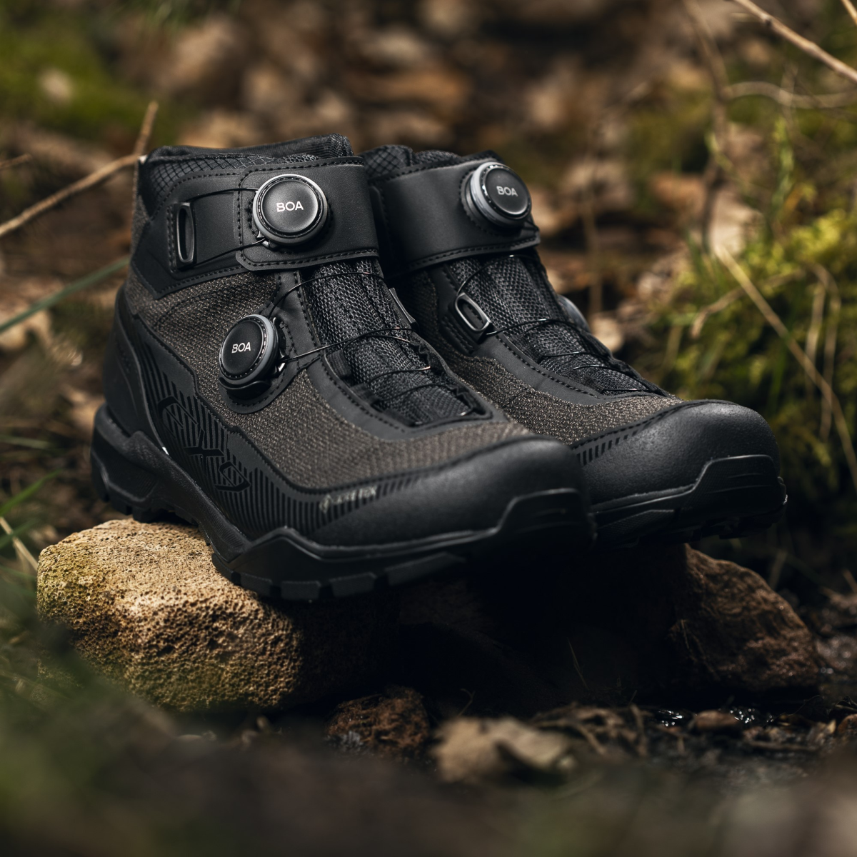 SH-EX900 Gore-Tex Trekking-Schuhe