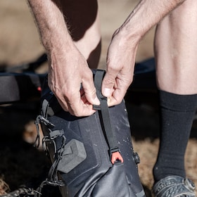 HANDLE BAR ROLL BAG / 02