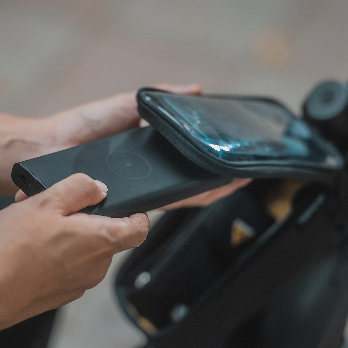 Bento Pack Top Tube Bag with Smartphone Compartment