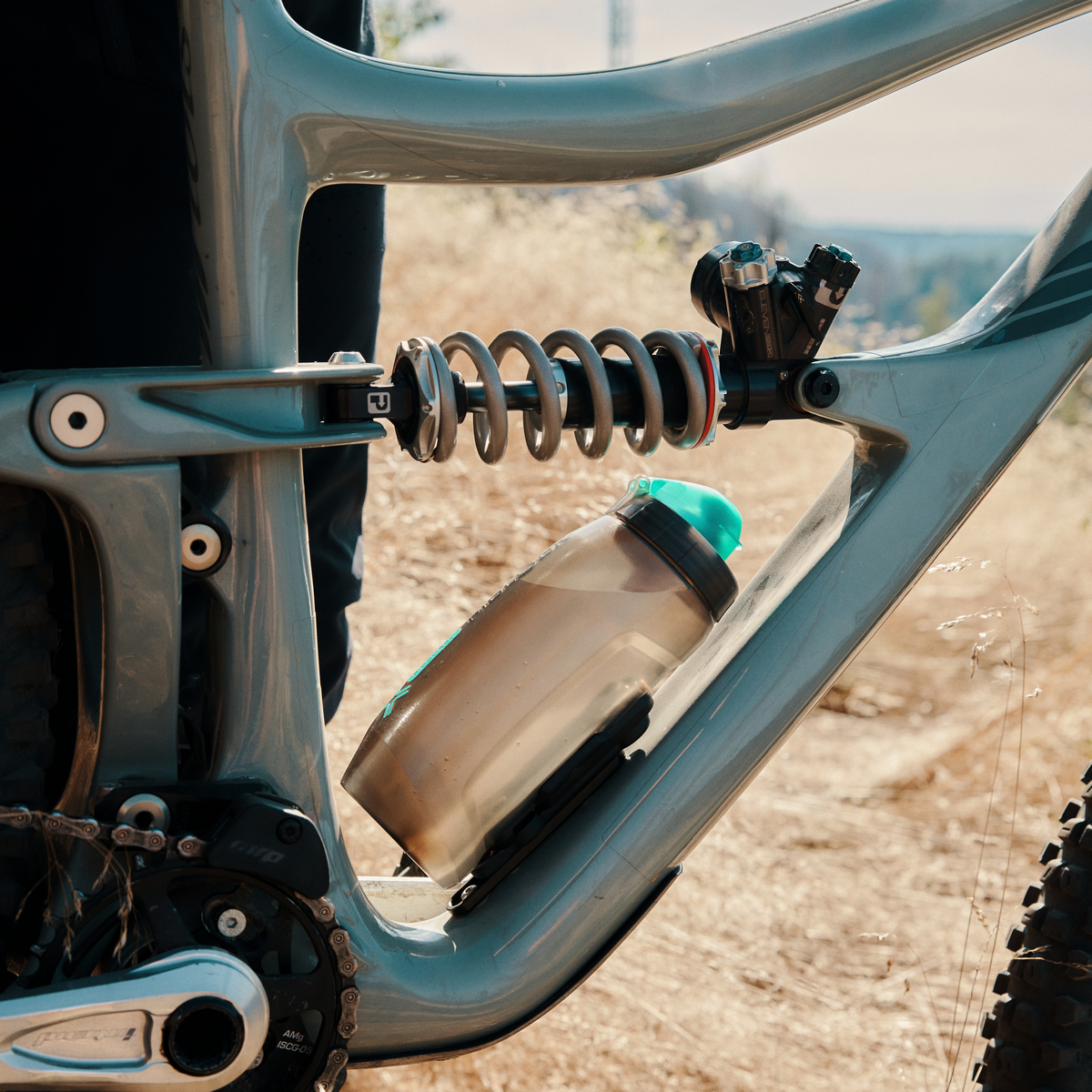 TWIST bottle 590 ml antibacterial Drinking Bottle incl. bike base Bottle Cage