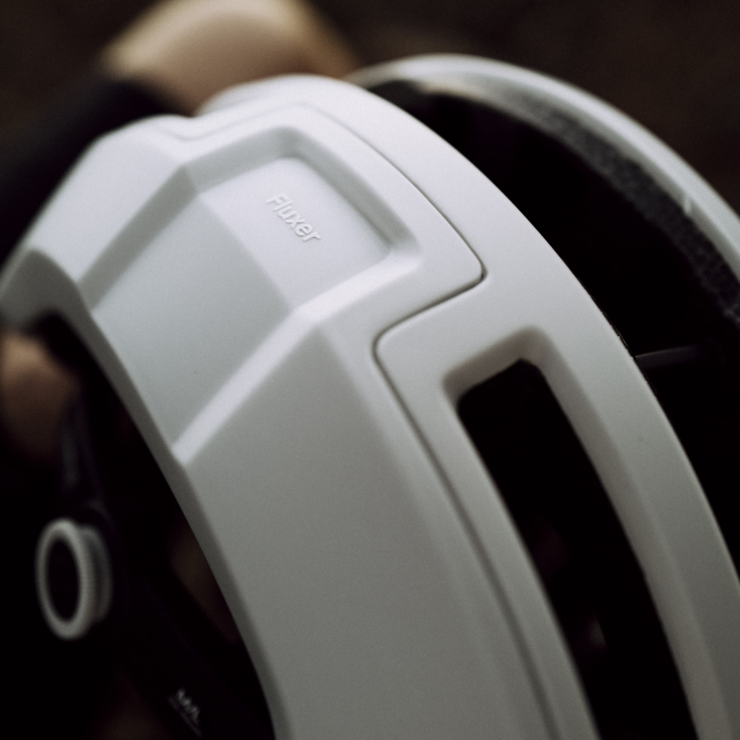 FLUXER MIPS fietshelm