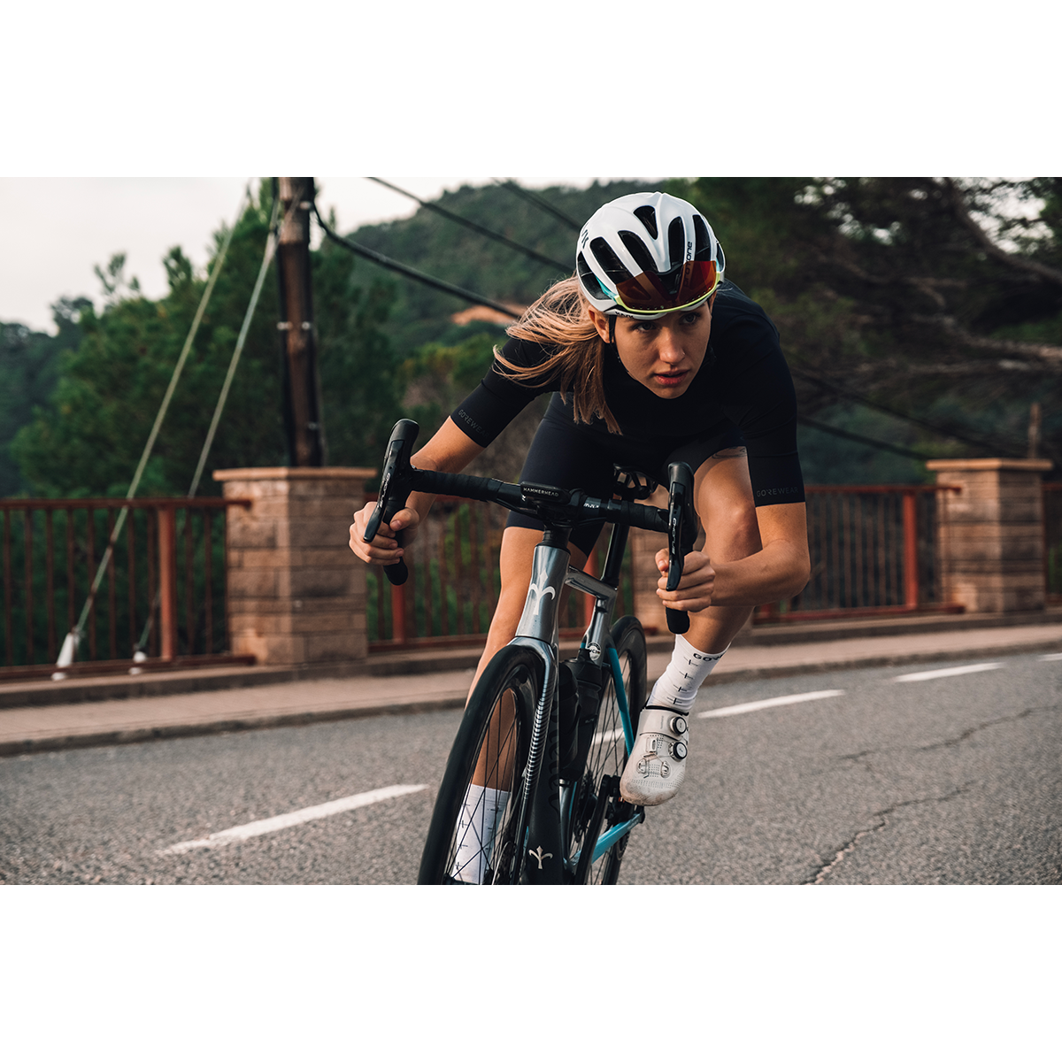 DISTANCE BIB SHORTS+ 2.0 WOMENS