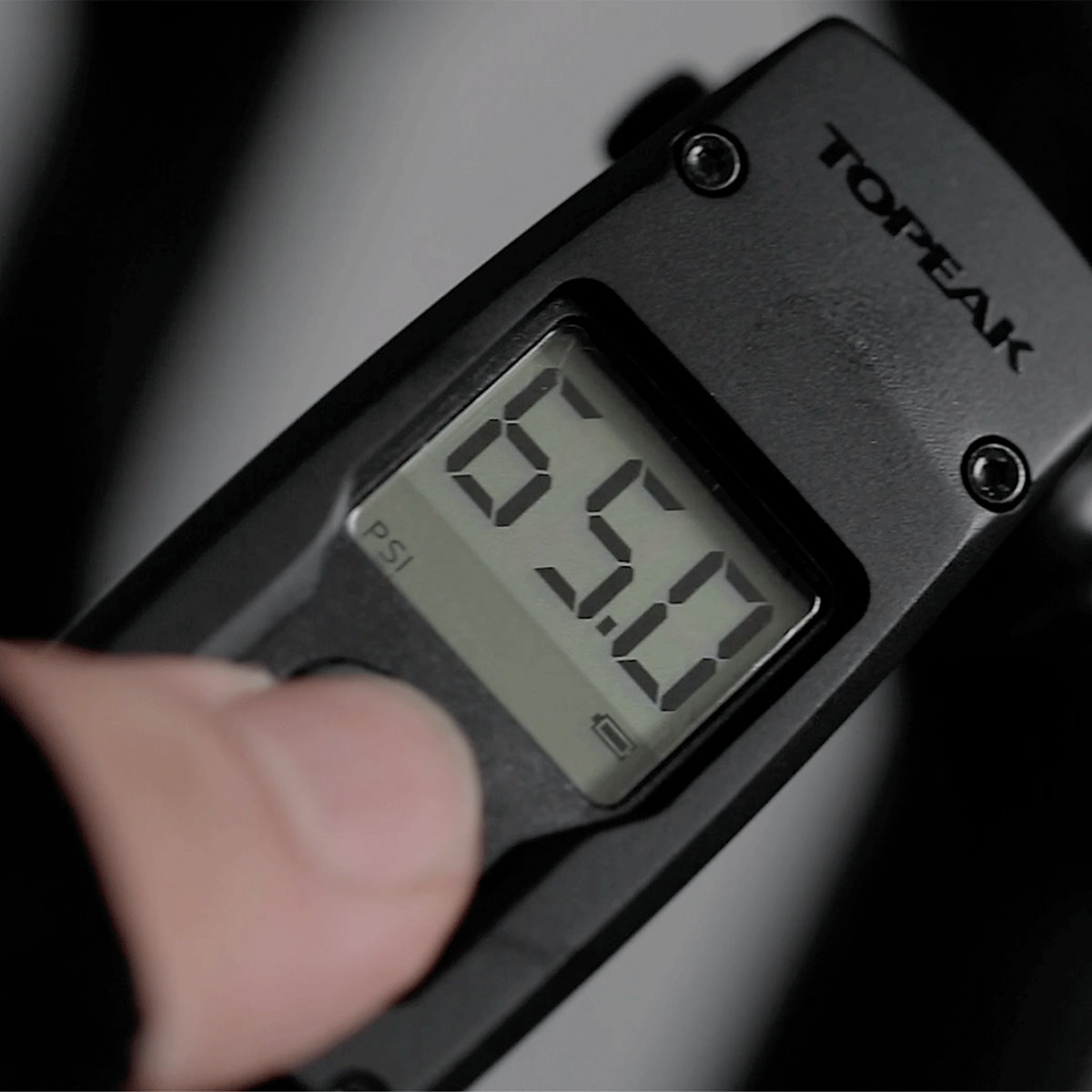 Pocketshock Digital Suspension Fork and Shock Pump