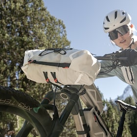 HANDLE BAR ROLL BAG / 02