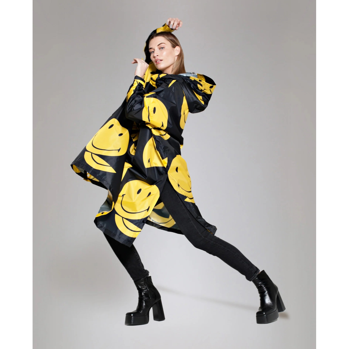 SMILEY PONCHO