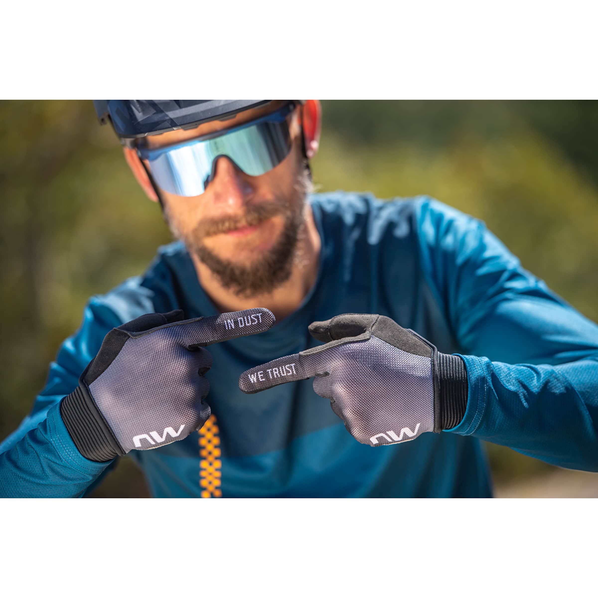 Shop AIR FULL FINGERS cycling gloves now ROSE Bikes