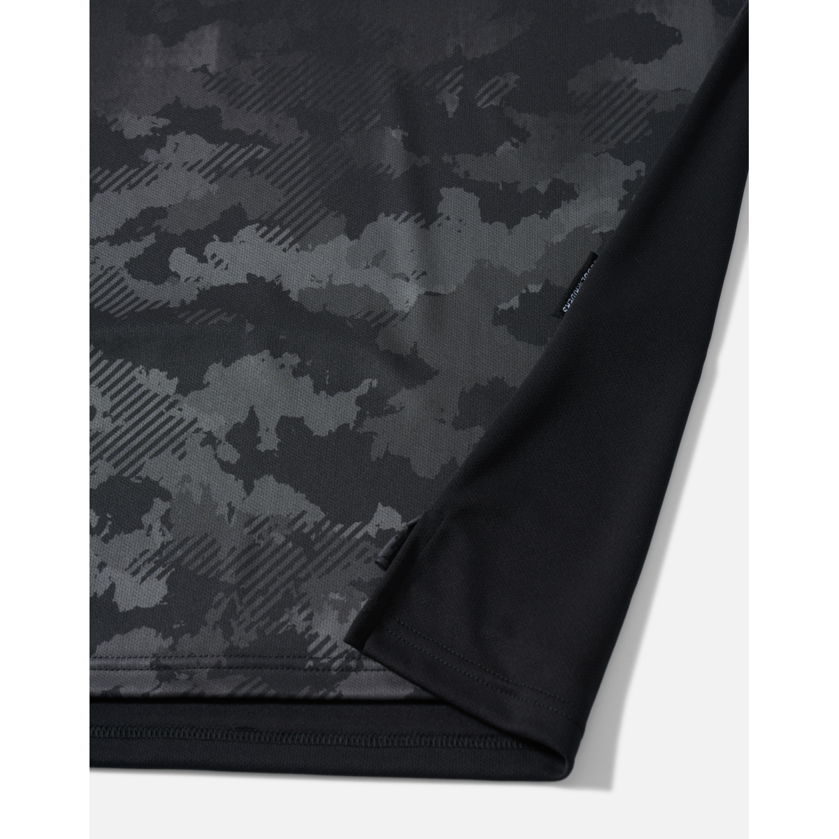 ESSENTIALS DIPPED STEALTH Short Sleeve MTB Shirt