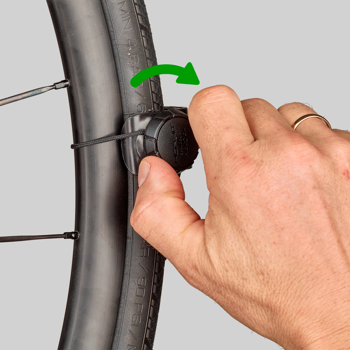 CLUG PRO ROADIE Bicycle Wall Bracket 1 "-1.25" Secured with Fidlock