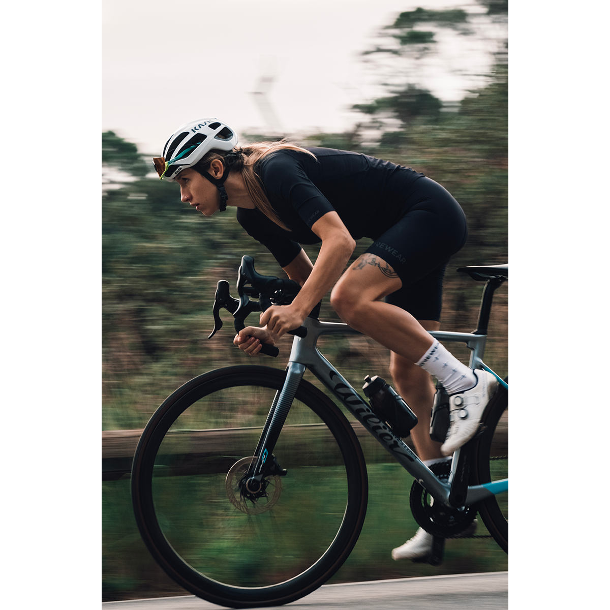DISTANCE BIB SHORTS+ 2.0 WOMENS