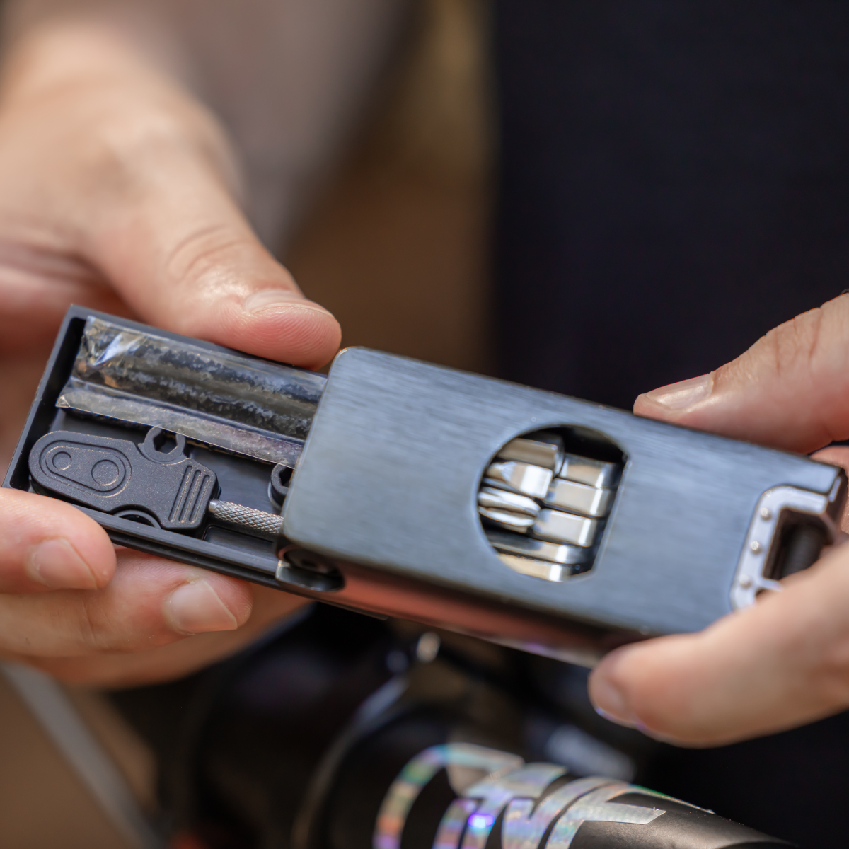 F16 minitool met Tubeless Plug-Kit