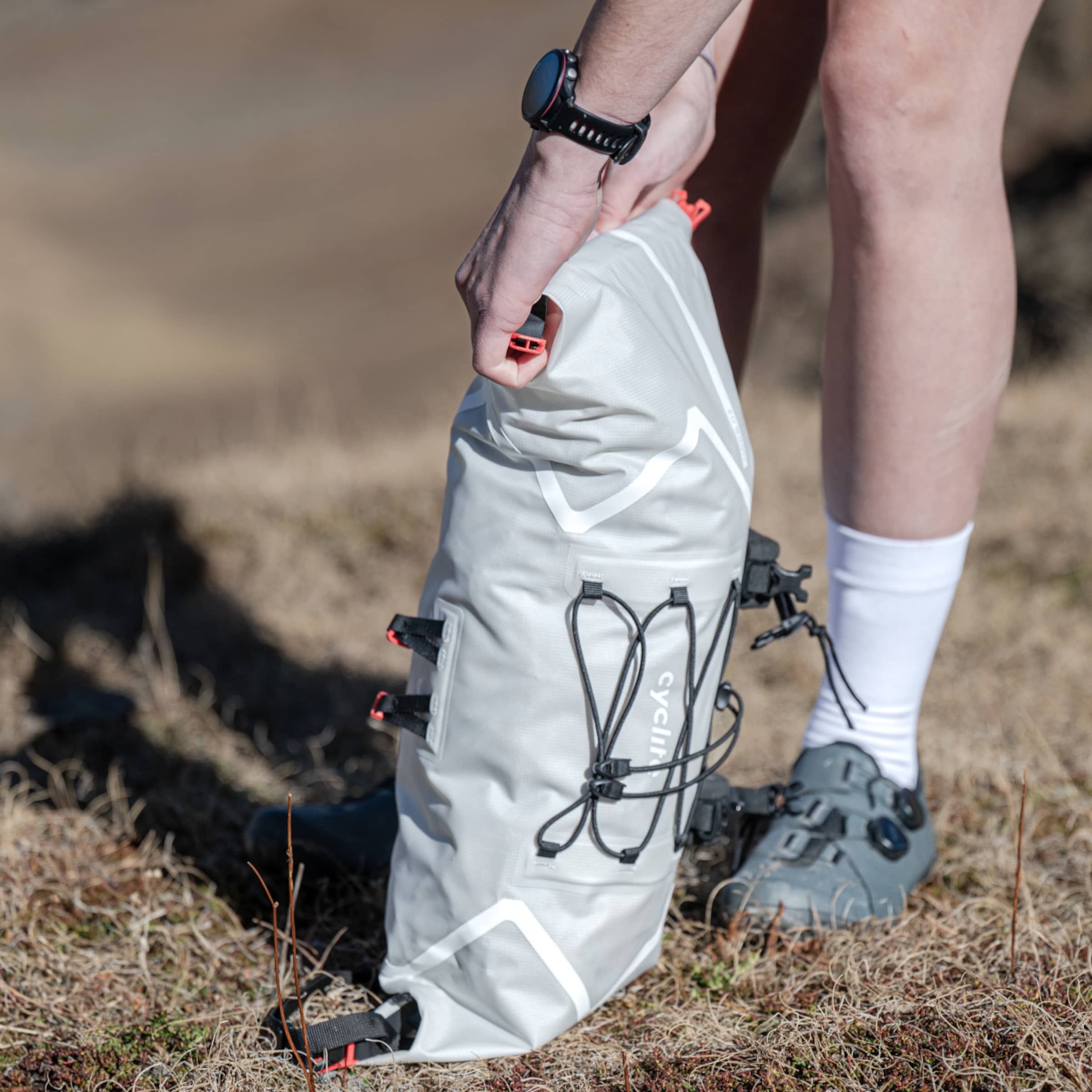 HANDLE BAR ROLL BAG / 02