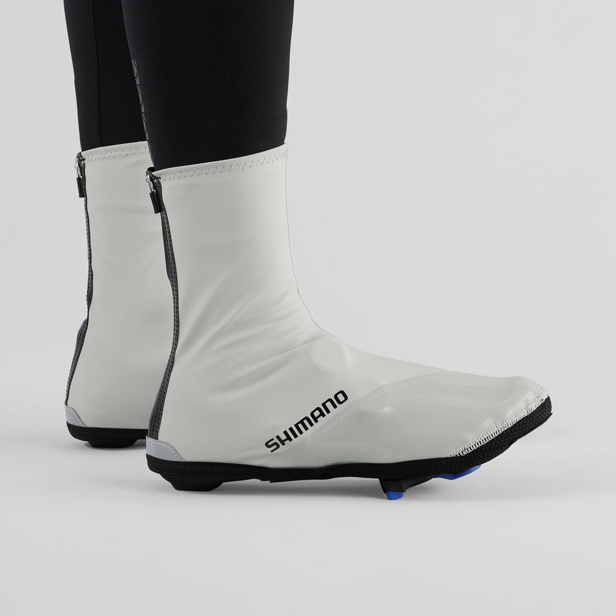 Artikel klicken und genauer betrachten! - Die DUAL H2O SHOE COVER von SHIMANO bieten dir alles, was du brauchst, wenn das Wetter mal nichts als Kälte und Nässe zu bieten hat...   weitere Infos im ROSE Bikes Online-Shop! | im Online Shop kaufen