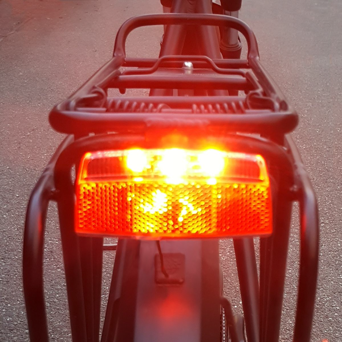 G-Ray-E2 E-Bike Rear Light with Brake Light Function