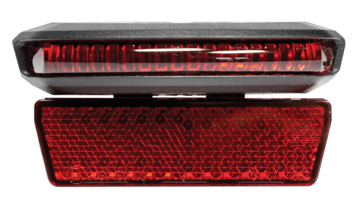LS 654 COB Line E Brake éclairage arrière vae avec fonction feu de stop d'urgence