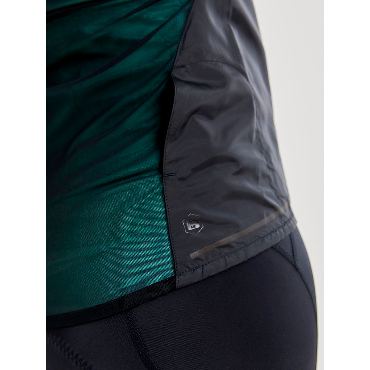 ESSENCE LIGHT WIND VEST W