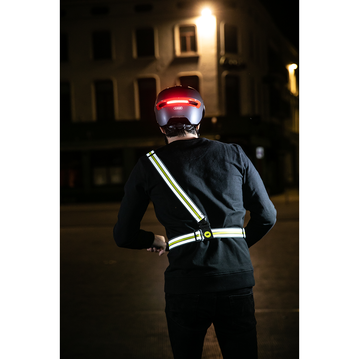 CROSS WRAP Reflective Sash