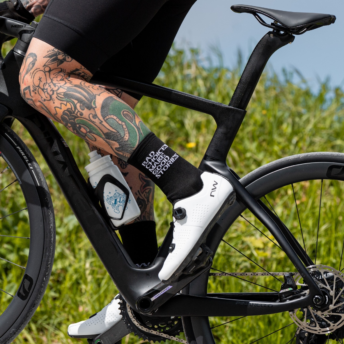 Artikel klicken und genauer betrachten! - Aus schlechten Entscheidungen entstehen oft gute Geschichten  Die BAD CHOICES SOCK Radsocken von northwave möchten dir sagen, dass die spontane Extrarunde oder auch das neue Bike am Ende doch zu was gut sind...   weitere Infos im ROSE Bikes Online-Shop! | im Online Shop kaufen