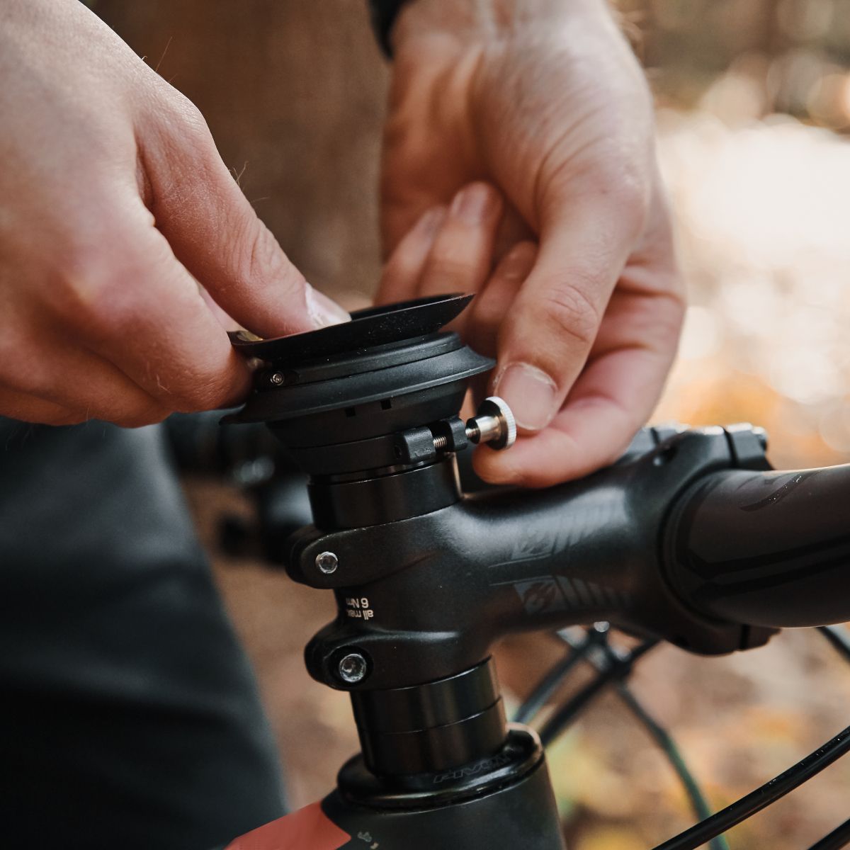 VACUUM Ahead Cap Base Magnetic Smartphone Holder