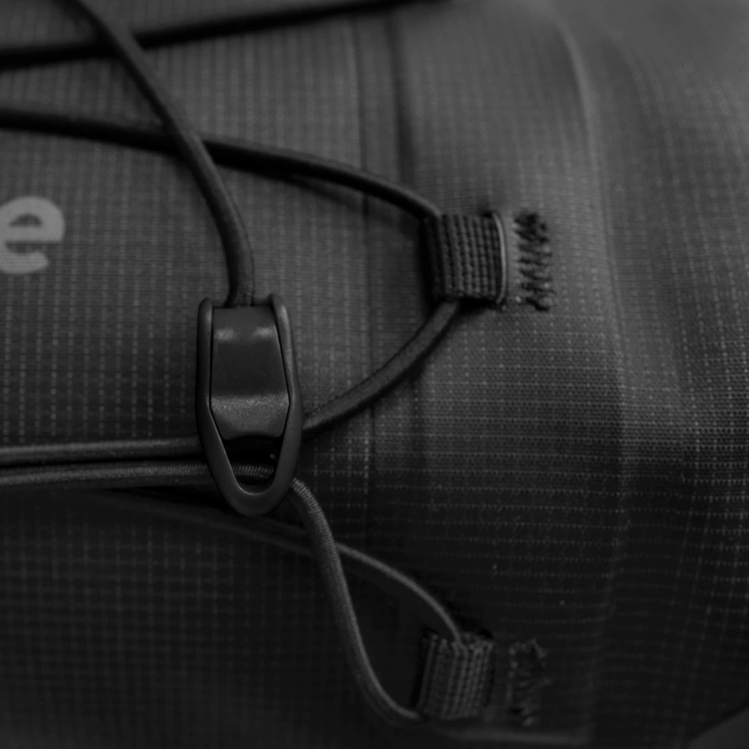 HANDLE BAR ROLL BAG / 02