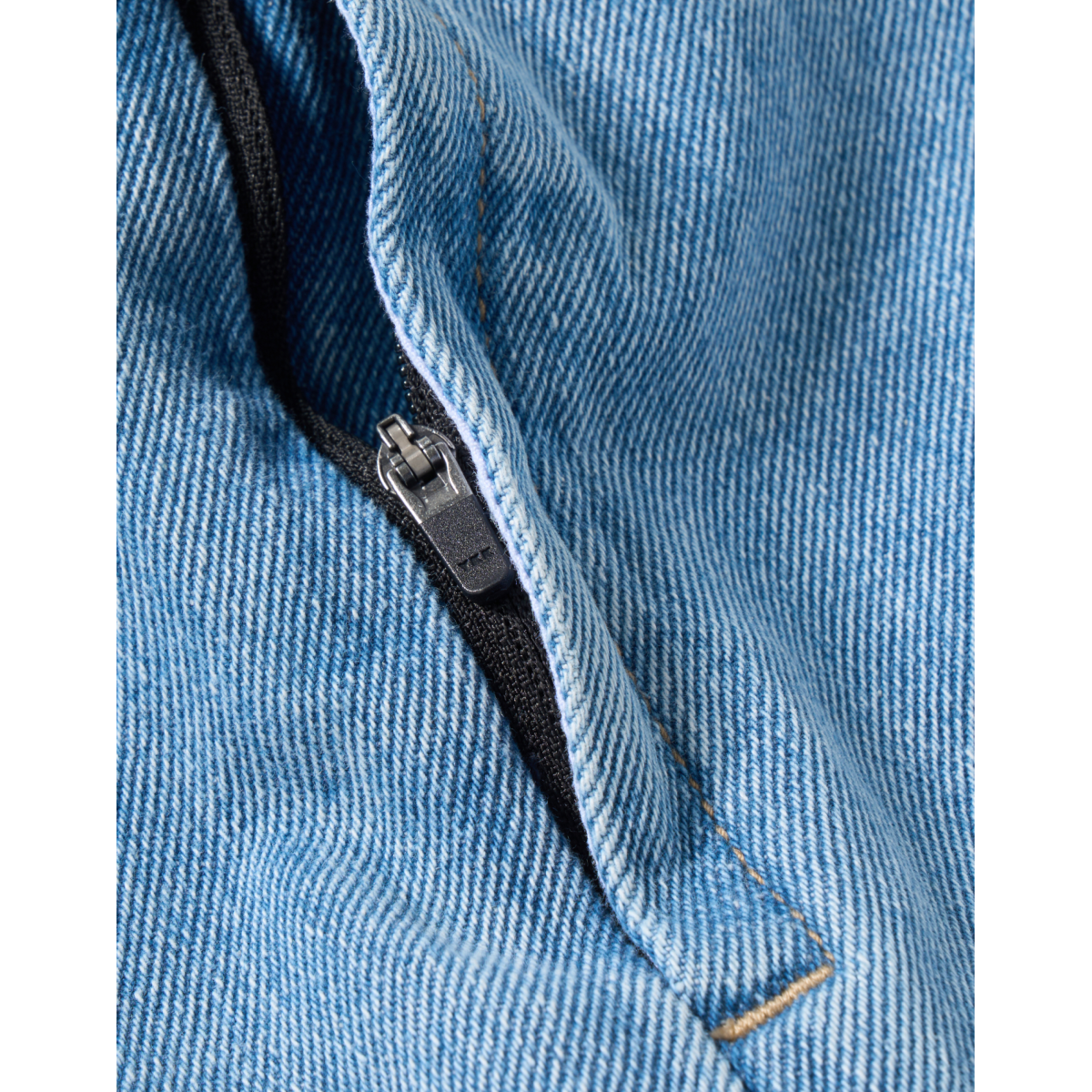 DISTRICT SHORTS Bike Shorts