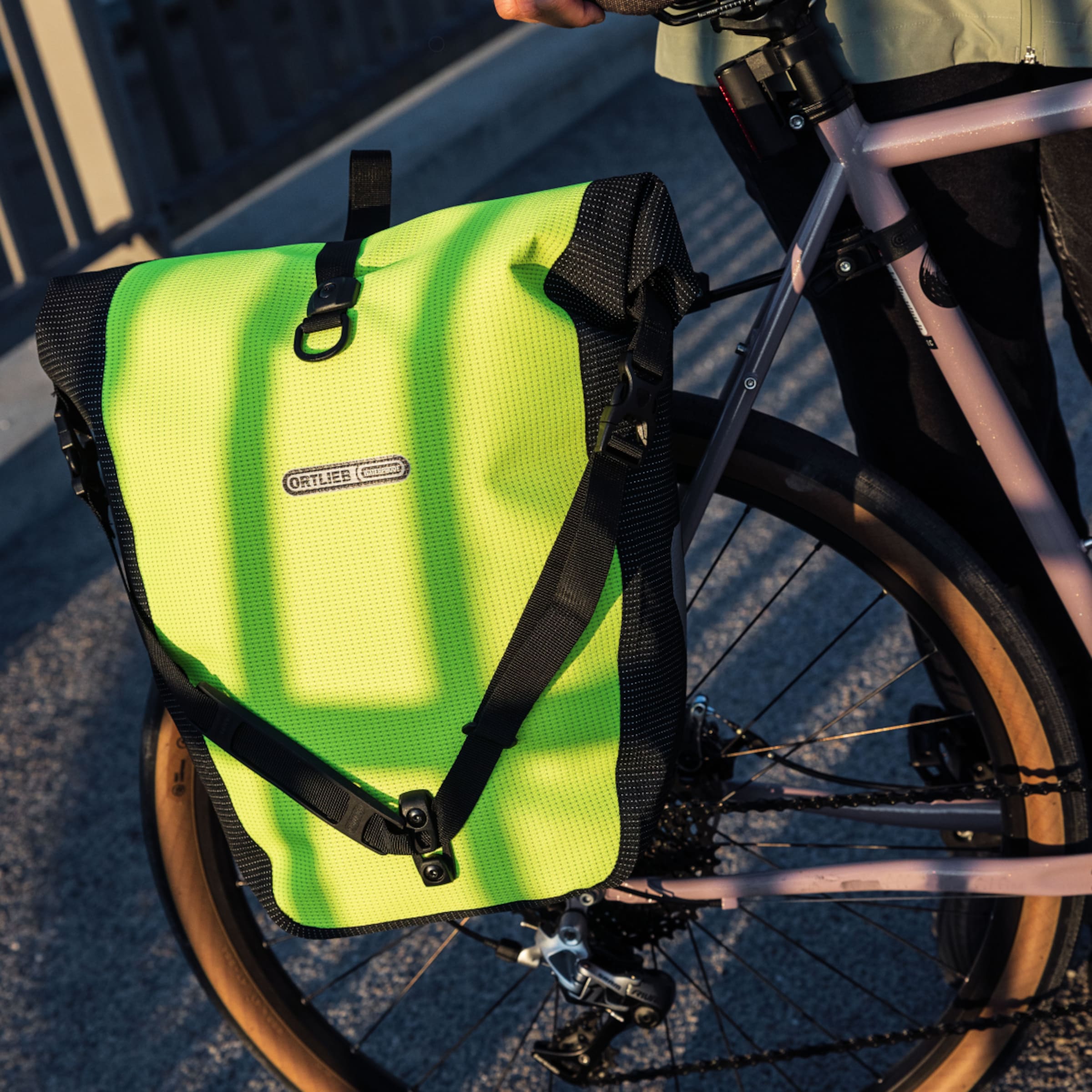 BACK-ROLLER HIGH-VIS fietstas 