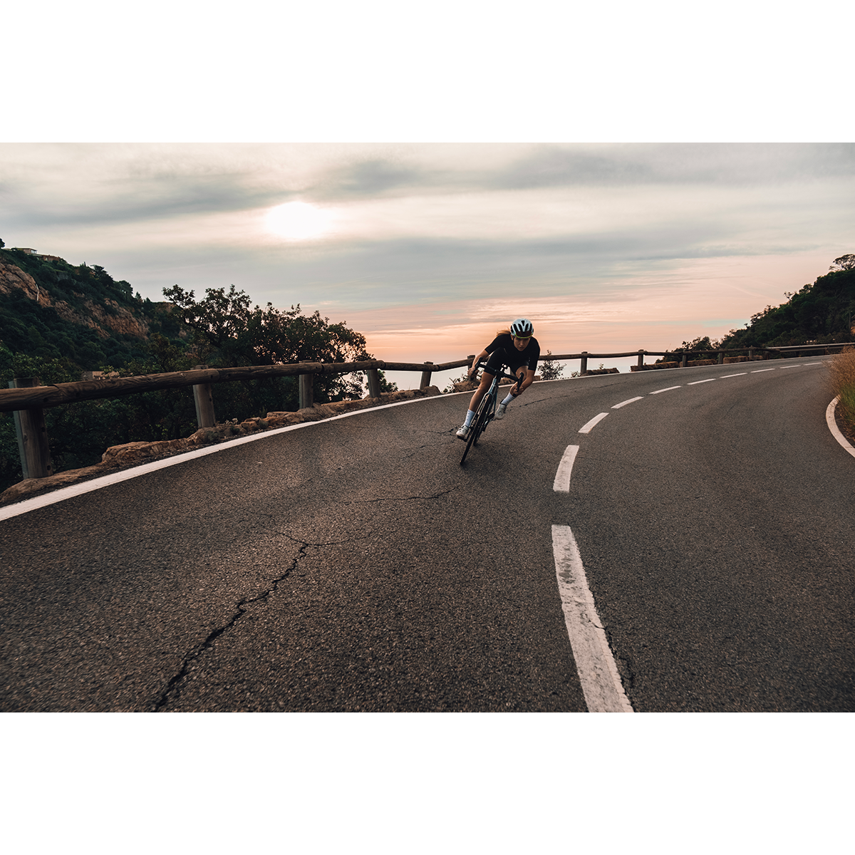 DISTANCE BIB SHORTS+ 2.0 WOMENS