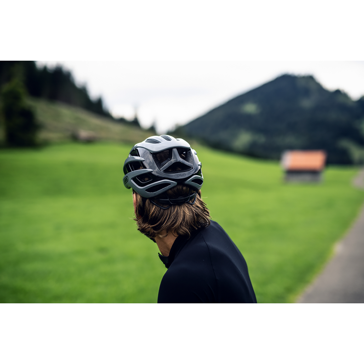 AIRBREAKER Bicycle Helmet