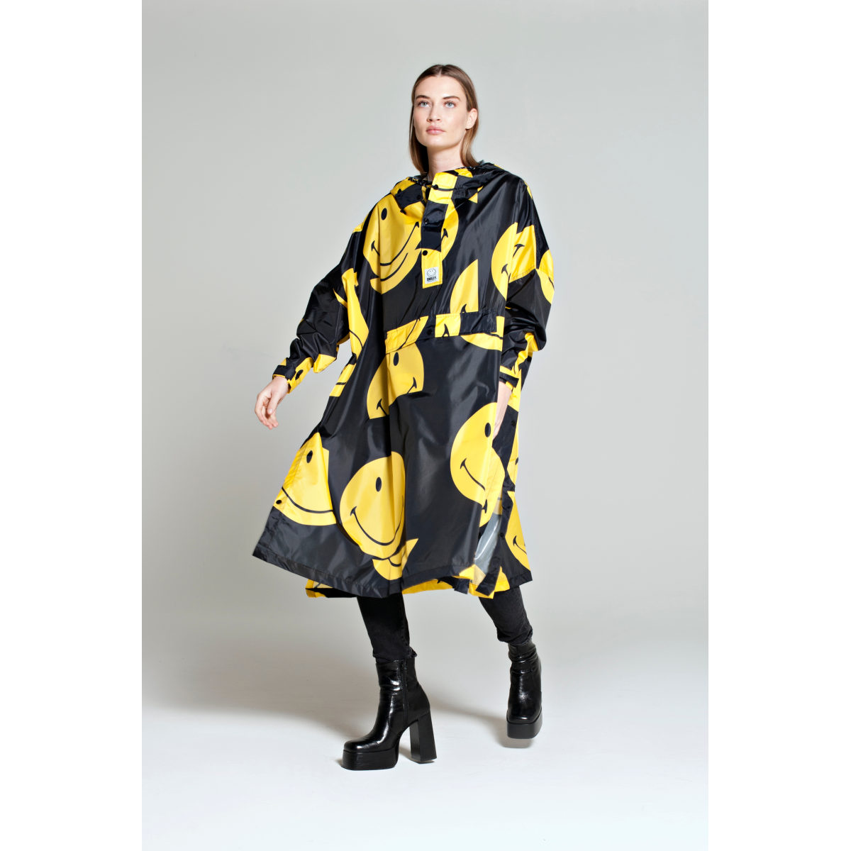 SMILEY PONCHO
